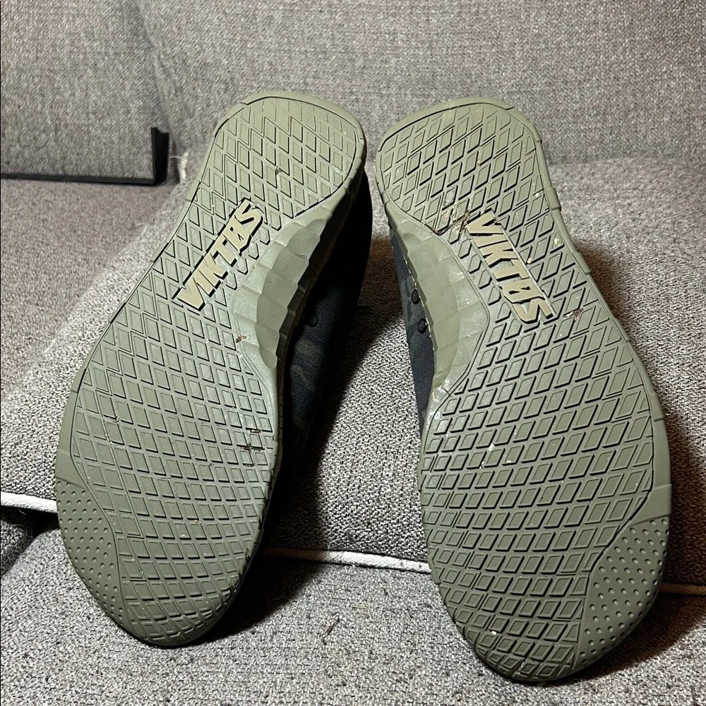 Viktos Men's Overbeach Low Shoes Black + Camo Size US 12 , like new! - Picture 6 of 7